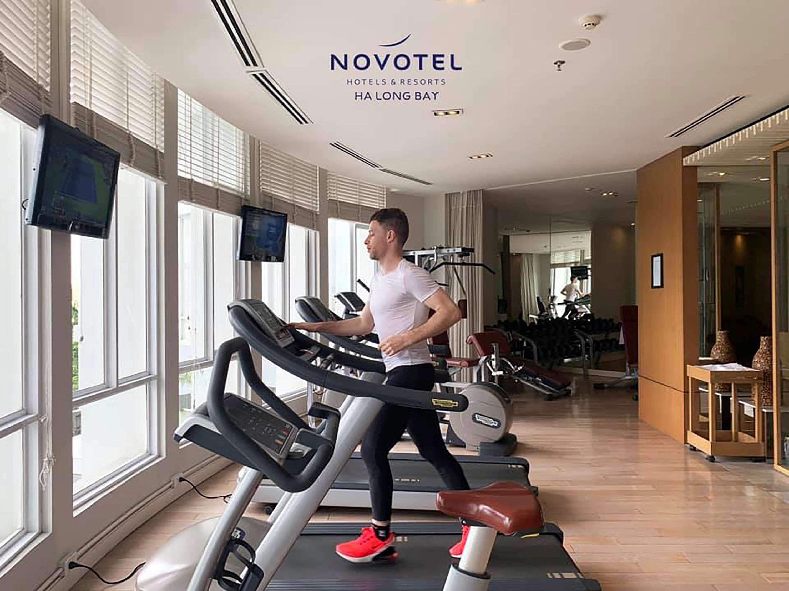 होटल Novotel Bay