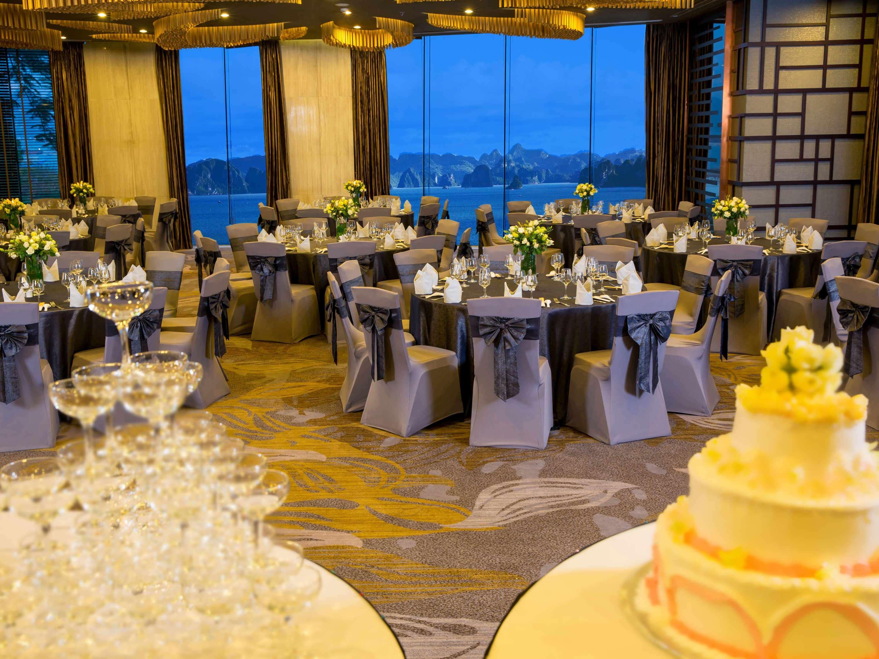 Novotel Bay होटल