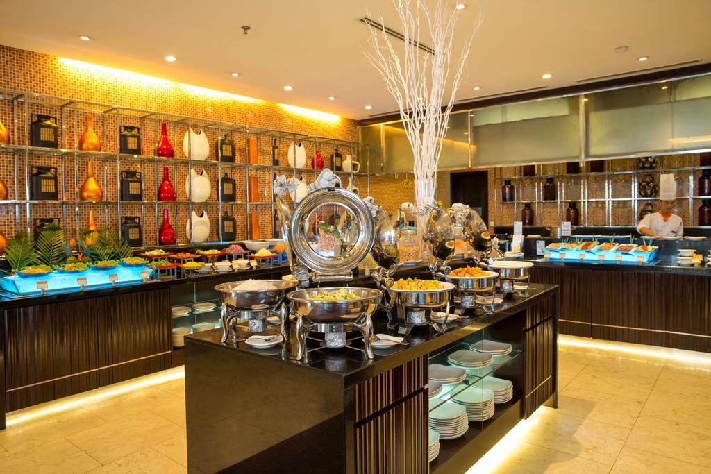 होटल Novotel Bay