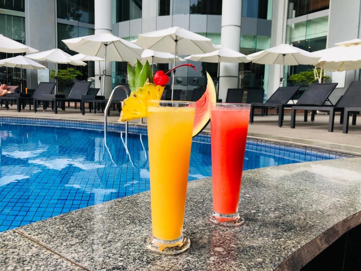 होटल Novotel Bay 4*